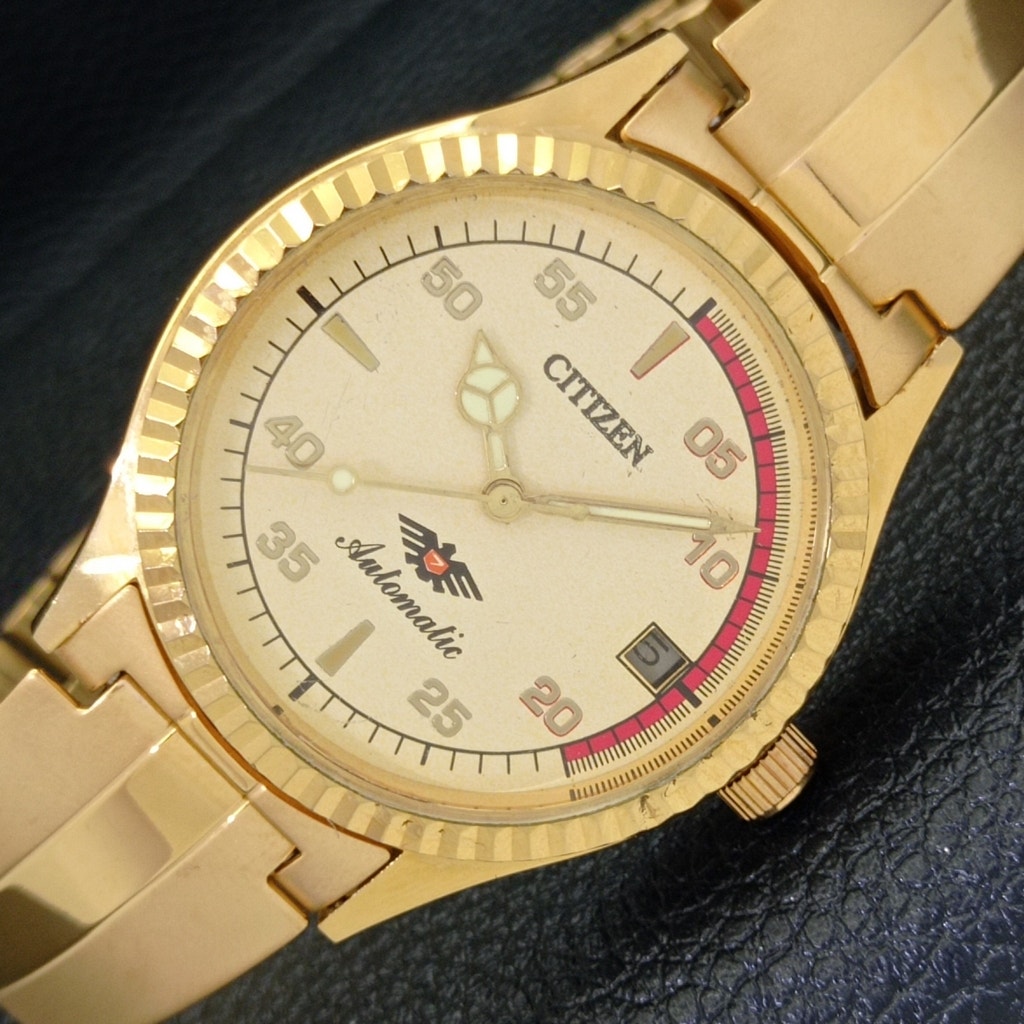 Vintage 1971 Citizen Automatic Mens Gold Watch WDaydate  Red Accents
